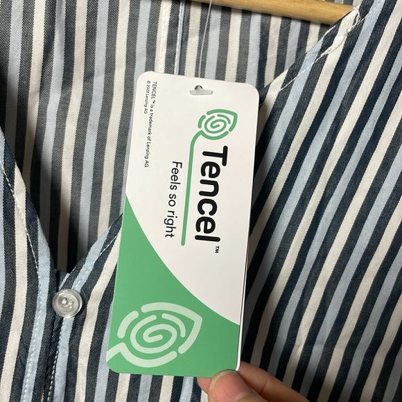 VELVET HEART Tencel Tie Front Blouse Size Large Blue White strip NWT - Picture 7 of 7